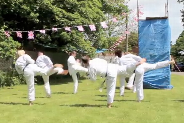 [Jubilee pattern demonstration]